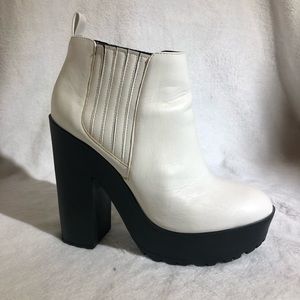 Kendall and Kylie Madden Girl White Booties